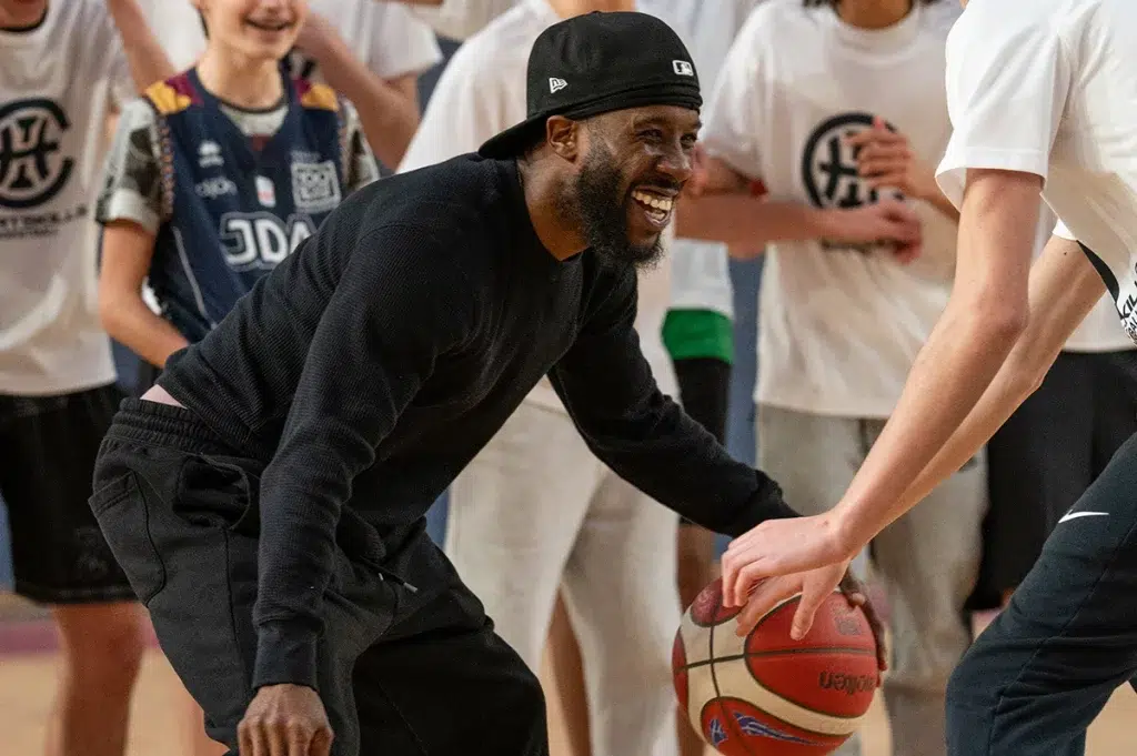 Reportage sportif à Dijon : un stage de basket avec David Holston