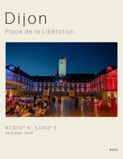 Le Palais des Ducs et des Etats de Bourgogne illuminé aux couleurs de la France, à l'occasion de la Coupe du monde 2026. Ce soir là, la France affronte le Paraguay.