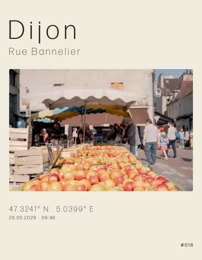 Un marchand de pommes, autour des Halles, rue Banneliers, un jour de marché.