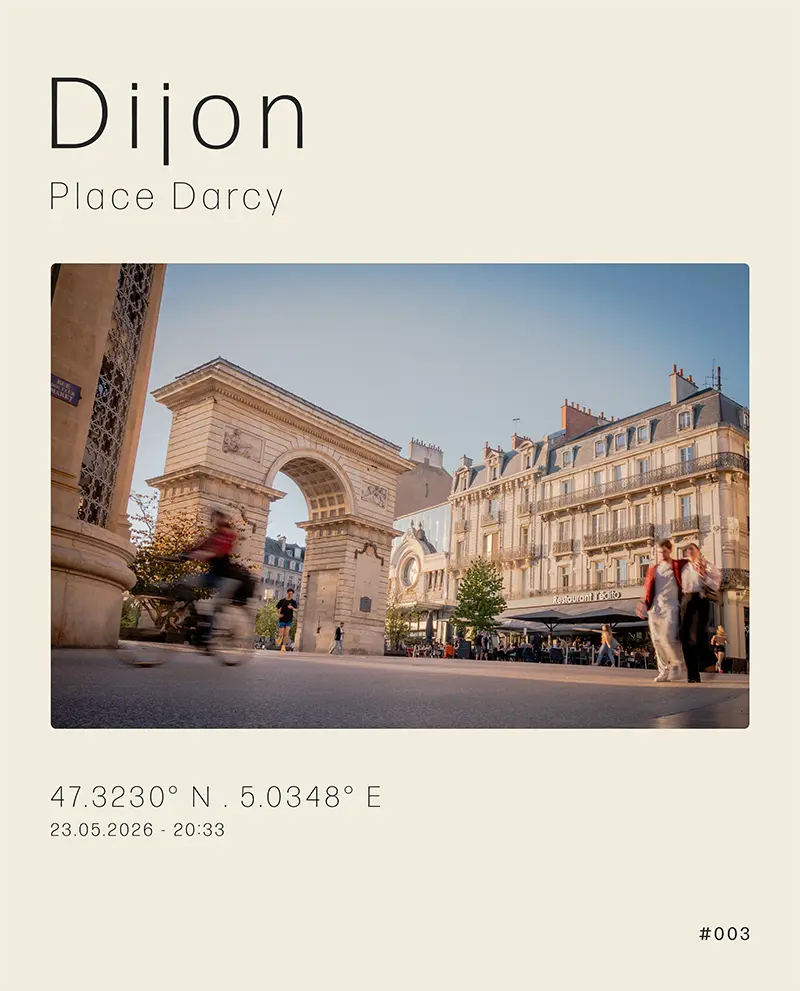 Dijon - Photographie de la Place Darcy et de sa Porte Guillaume Dijon - Photographie de la Place Darcy et de sa Porte Guillaume