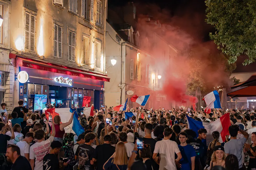 Place Emile Zola - Dijon Vue sur la place Emile Zola, lors d'un match de l'équipe de France, pendant la Coupe du monde 2026.